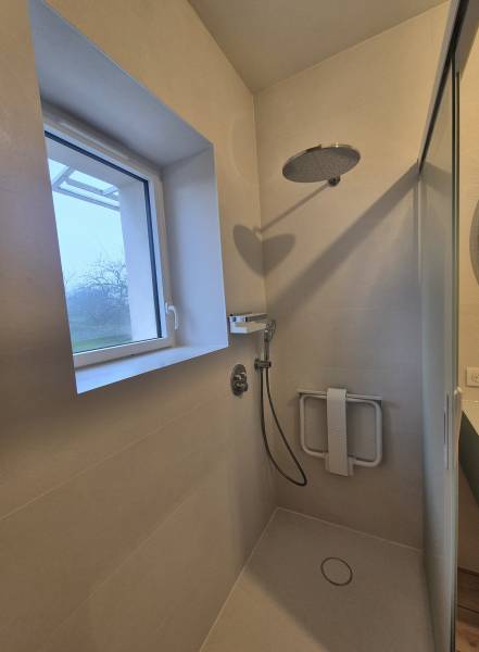 Rénovation complète Salle de bain sur SAINT MAURICE DE SATONNAY (71260)
