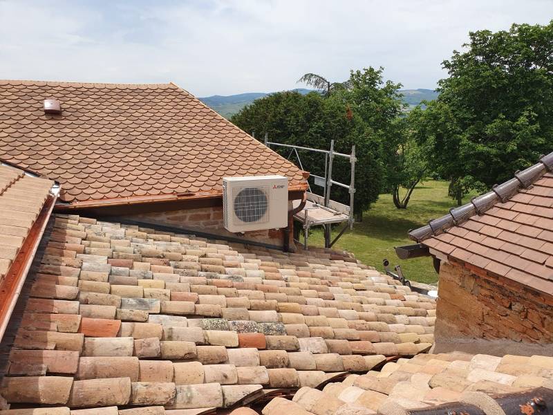 Installation d'un système de climatisation tri-splits à CHEVAGNY LES CHEVRIERES (71960)