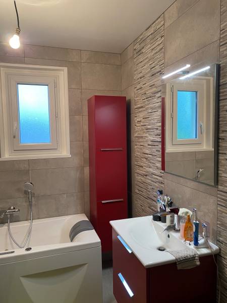 Réfection complète d'une salle de Bains à REPLONGES (01750)