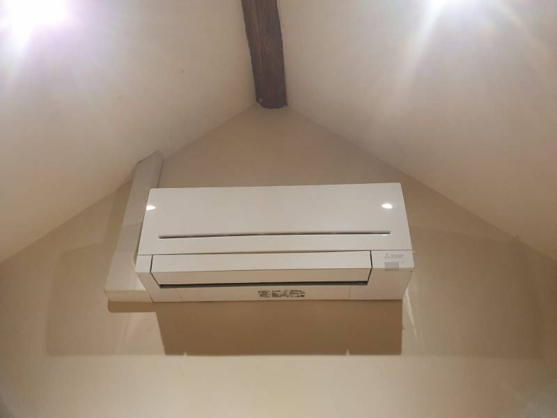 Installation d'un système de climatisation tri-splits à CHEVAGNY LES CHEVRIERES (71960)