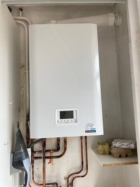 Installation d'une chaudière gaz à condensation FRISQUET Hydromotrix 25Kw Mixte à MACON (71000)