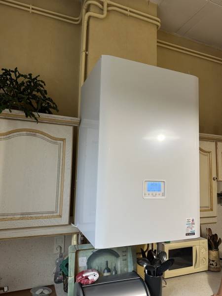 Installation d'une chaudière gaz à condensation FRISQUET hydroconfort 20Kw avec ballon 50L à MACON (71000)